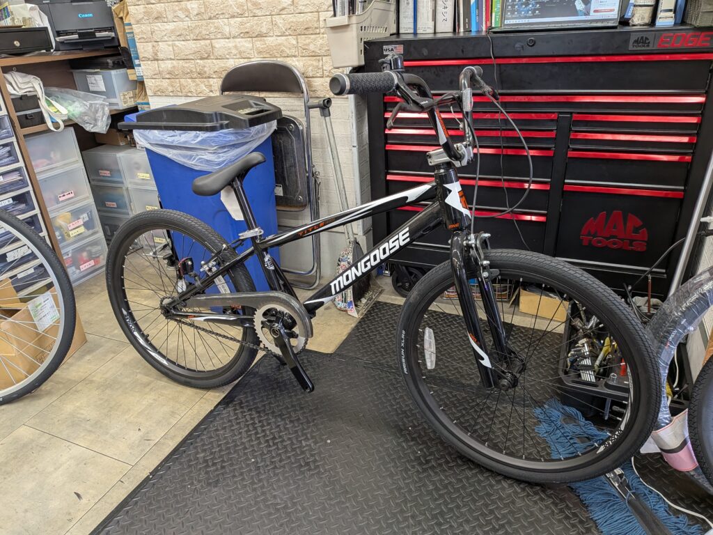 MONGOOSE TITLE ELITE PRO 24　24インチBMXレーサー　街乗りもいけるBMXです