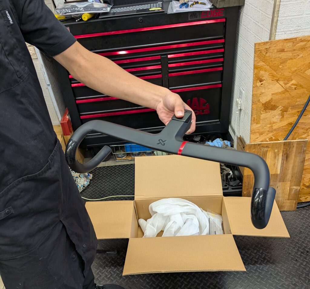 P&P COMPONENTS　ステム一体型カーボンハンドル「KISSAKI」　キッサキ！！